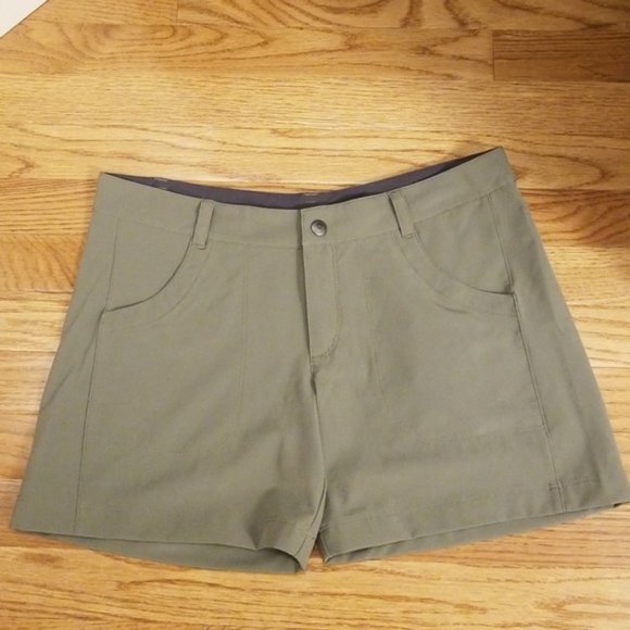 Patagonia Pants - PATAGONIA Green Happy Hike Size 8 Shorts